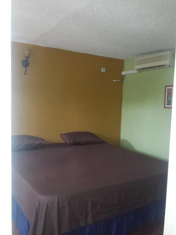 Impeccable Guest Rooms 2 Kingston