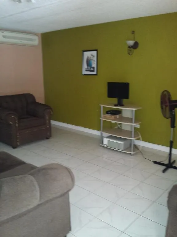 Impeccable Guest Rooms 2 Kingston 3*,  Jamaica