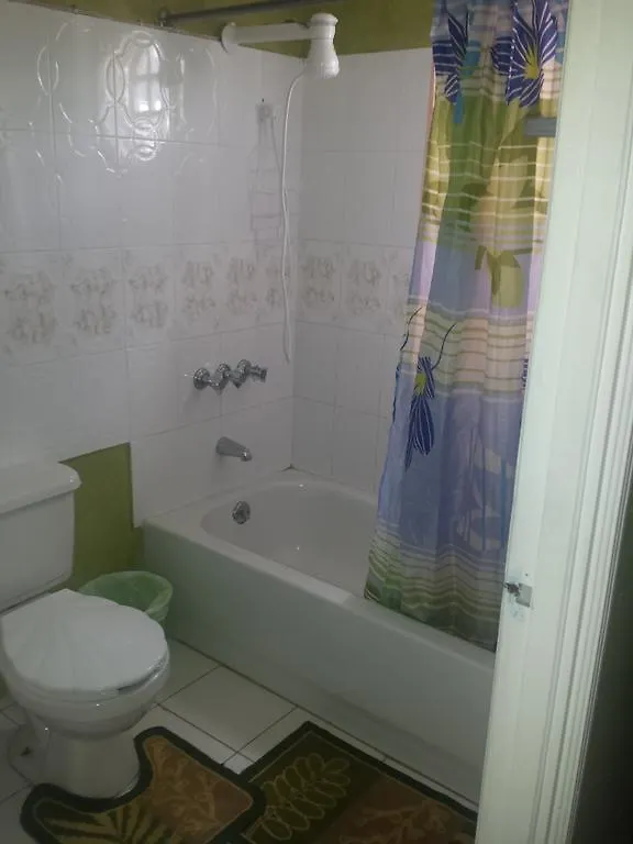 Impeccable Guest Rooms 2 Kingston
