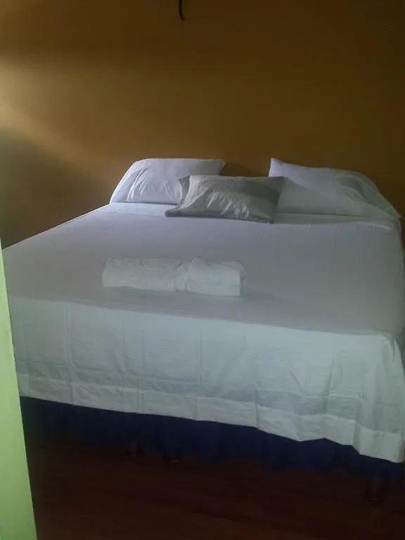 Impeccable Guest Rooms 2 Kingston