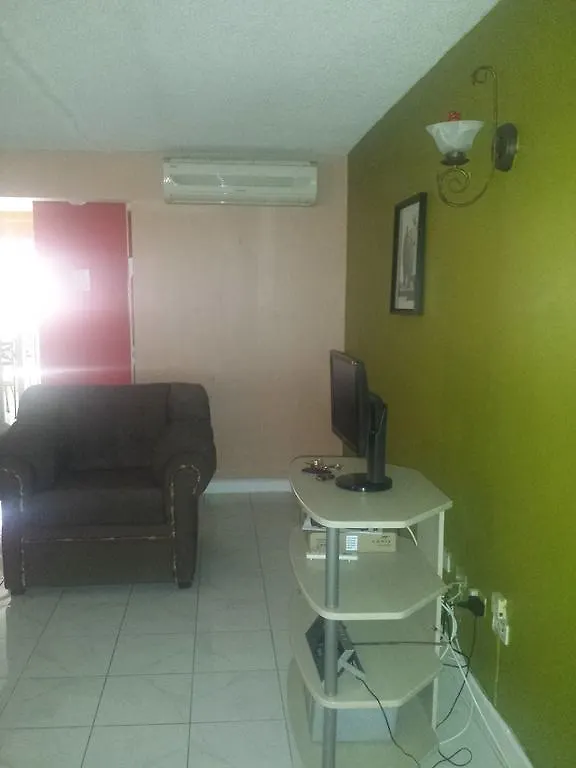 Impeccable Guest Rooms 2 Kingston