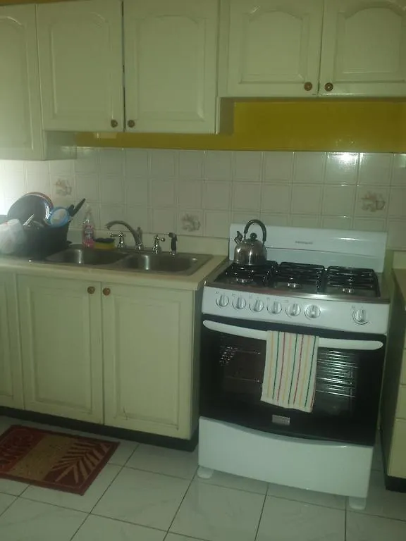 Impeccable Guest Rooms 2 Kingston Jamajka